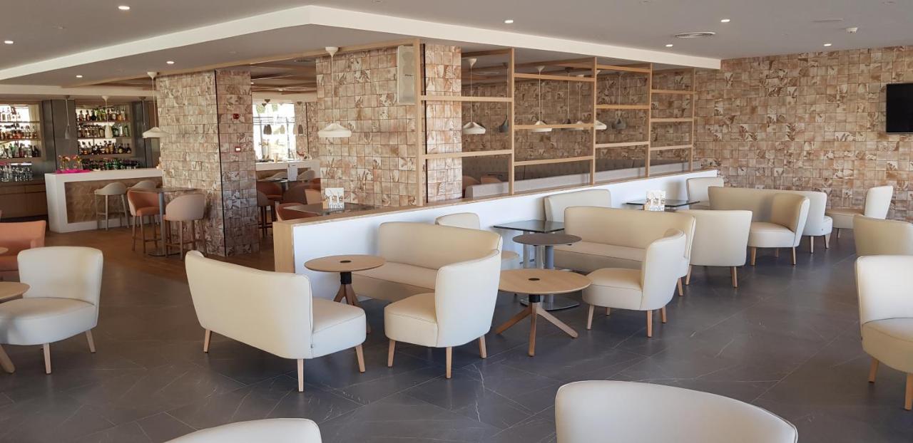 Hotel & Spa S'Entrador Playa Кала Ратхада Екстериор снимка