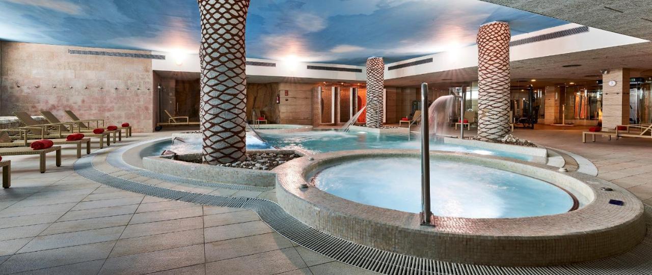 Hotel & Spa S'Entrador Playa Кала Ратхада Екстериор снимка