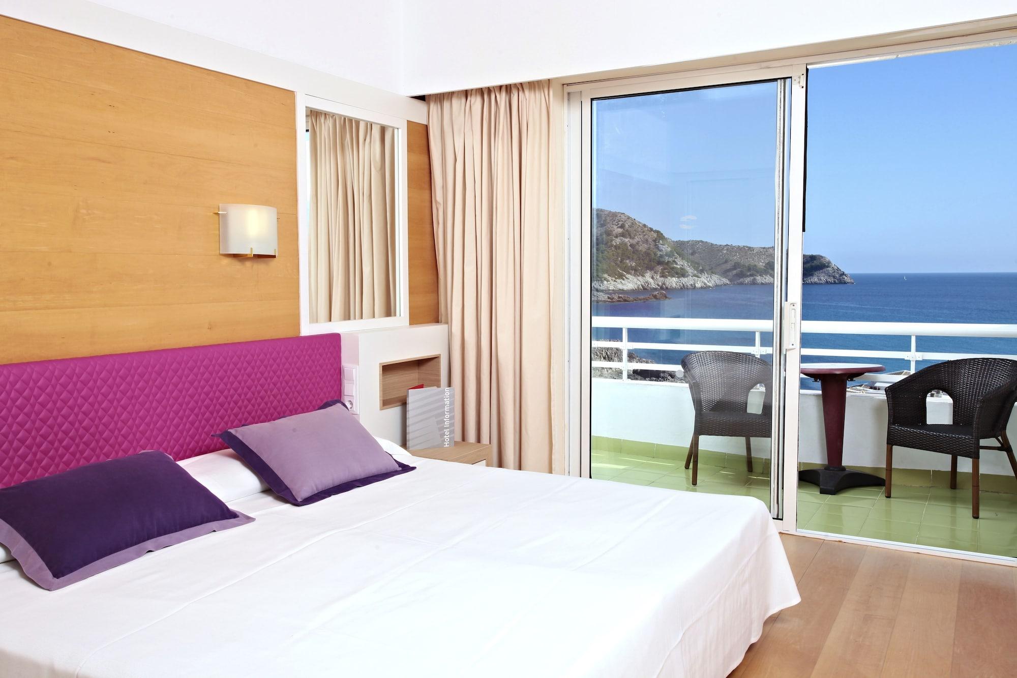 Hotel & Spa S'Entrador Playa Кала Ратхада Екстериор снимка