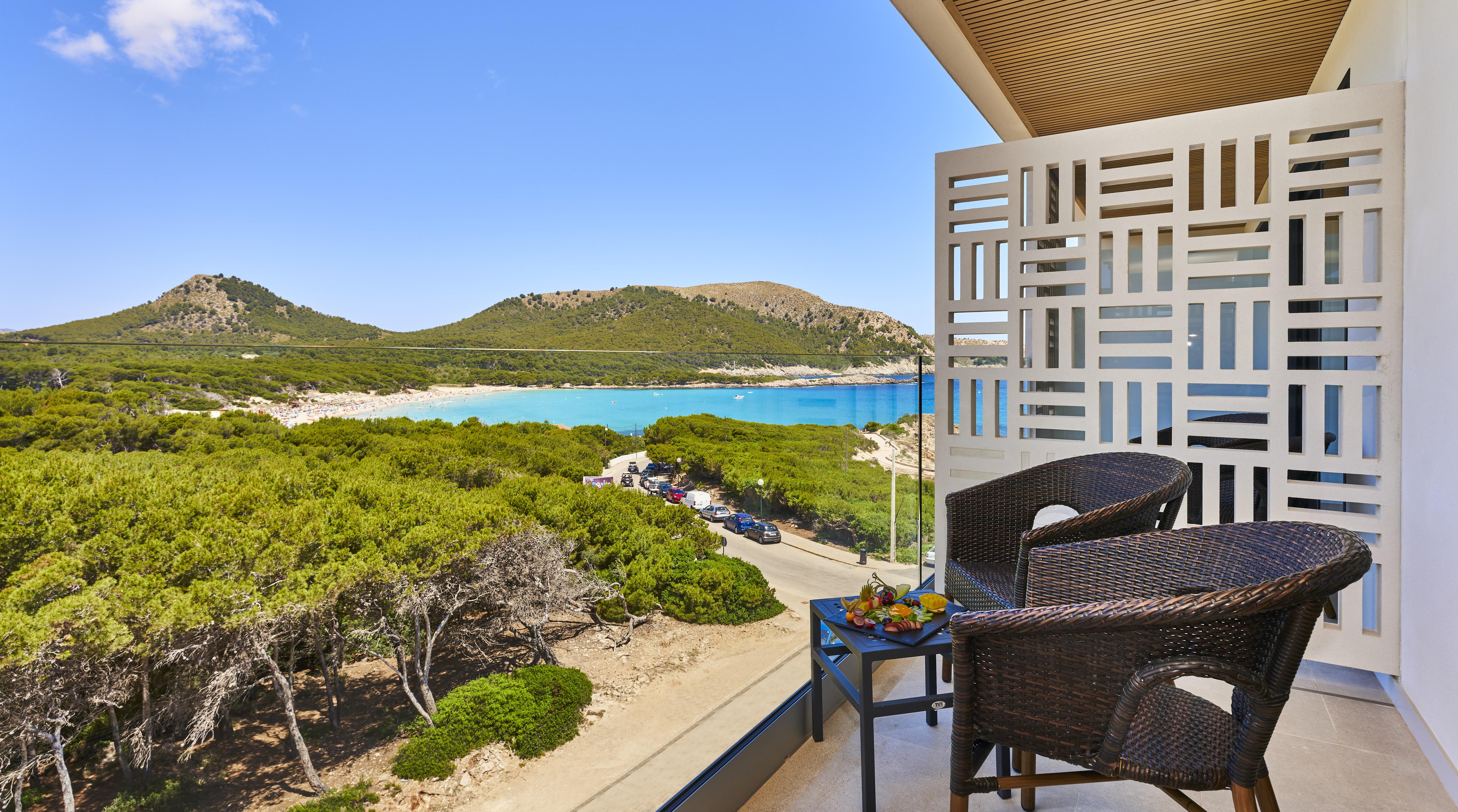 Hotel & Spa S'Entrador Playa Кала Ратхада Екстериор снимка