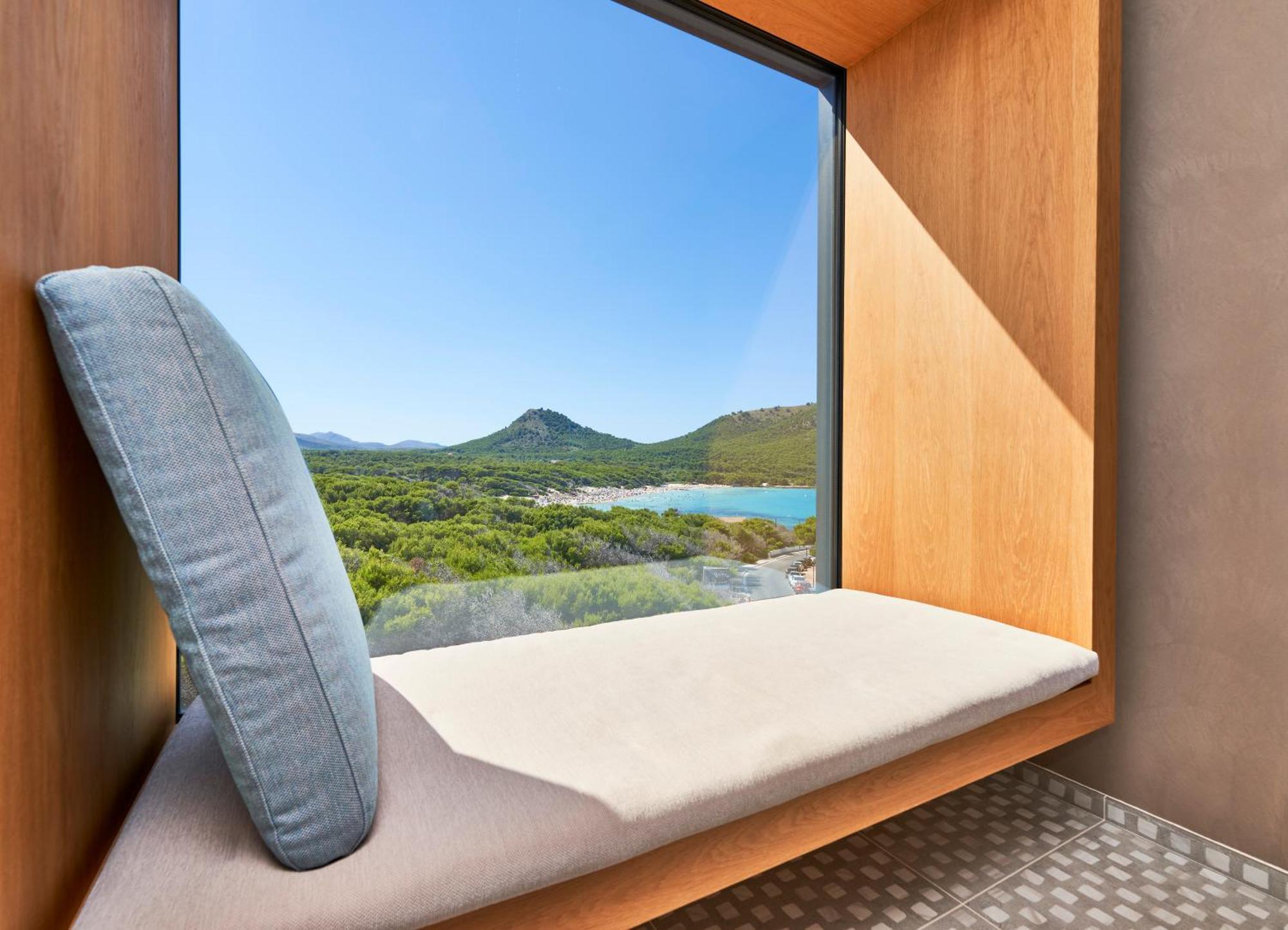 Hotel & Spa S'Entrador Playa Кала Ратхада Екстериор снимка